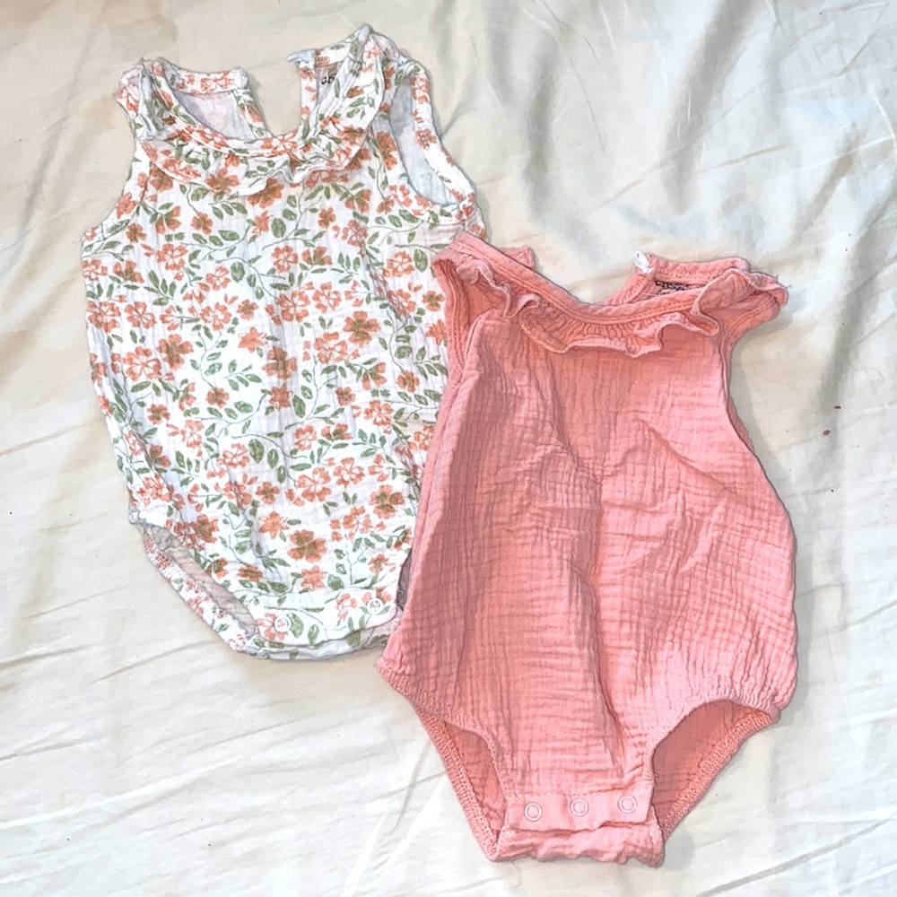 Set of onsies